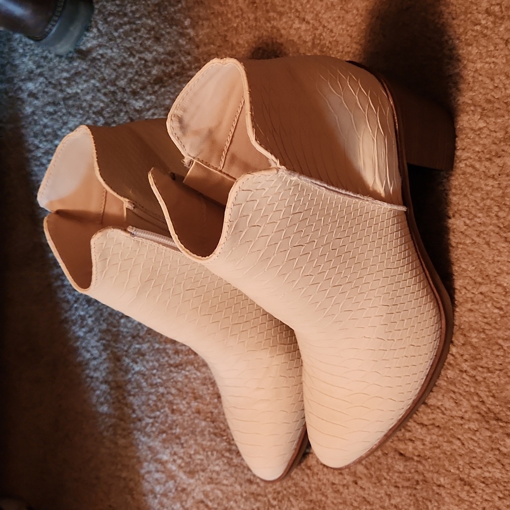 Ankle boots